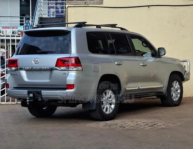 Toyota Land Cruiser Prado 2019 Silver