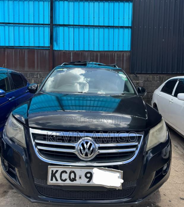 Volkswagen Tiguan S 2011 Black