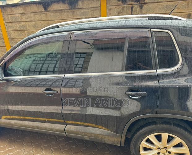 Volkswagen Tiguan S 2011 Black