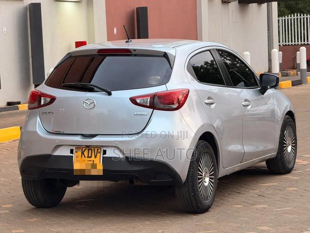 Mazda Demio 2018 Silver