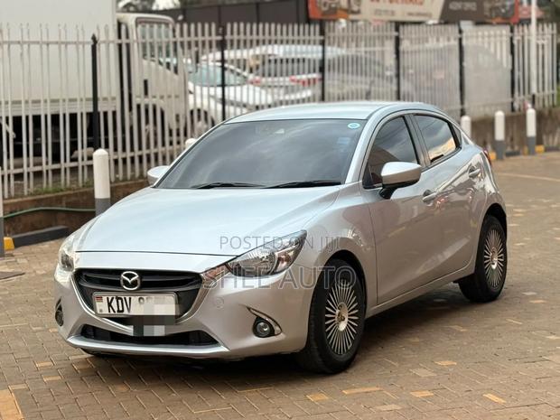Mazda Demio 2018 Silver