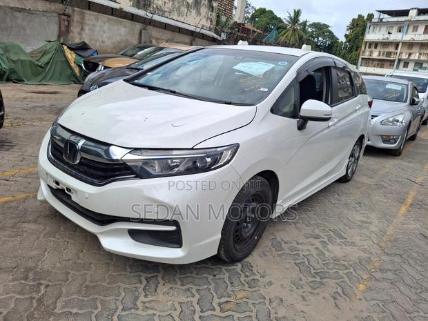 Honda Fit Shuttle 2020 White