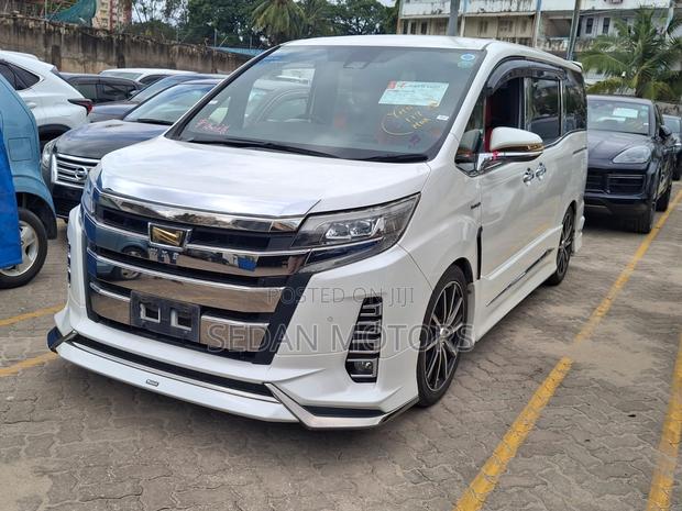 Toyota Noah 2019 Ivory