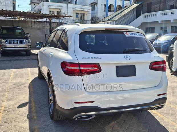 Mercedes-Benz GLC-Class 2019 Off white