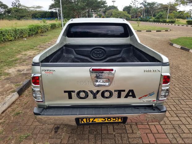 Toyota Hilux 2007 Silver