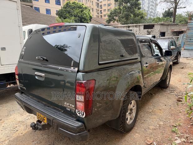 Isuzu D-MAX 2015 Green