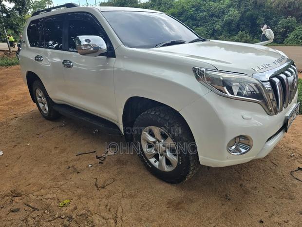 Toyota Land Cruiser Prado 2013 White