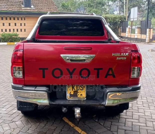 Toyota Hilux 2017 Red