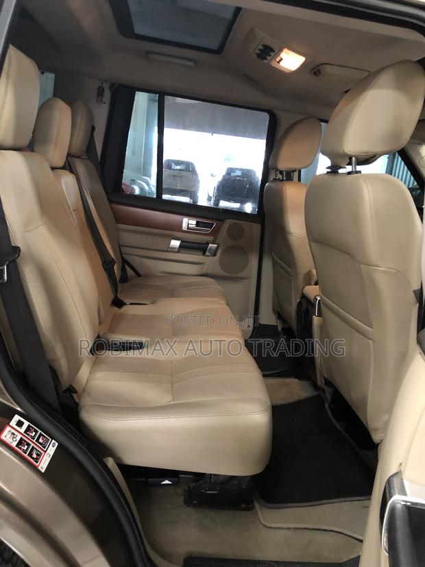 Land Rover Discovery 2014 Brown