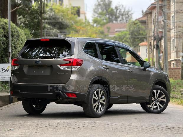 Subaru Forester 2019 Gray