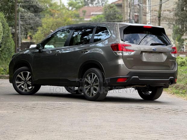 Subaru Forester 2019 Gray