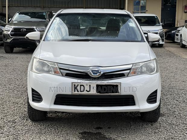 Toyota Axio 1.5 Hybrid 2WD 2015 White