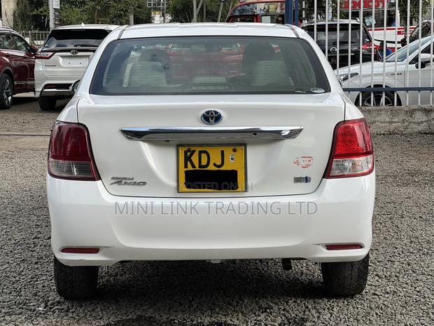 Toyota Axio 1.5 Hybrid 2WD 2015 White