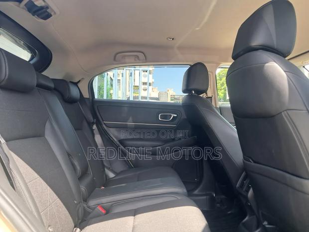 Honda Vezel 1.5 Hybrid 4WD 2021 Beige