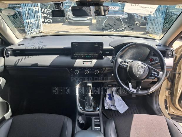 Honda Vezel 1.5 Hybrid 4WD 2021 Beige