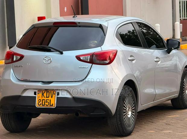 Mazda Demio 2018 Silver