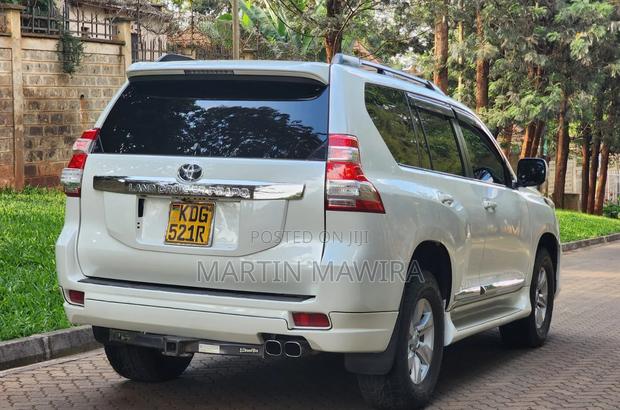 Toyota Land Cruiser Prado 2017 White