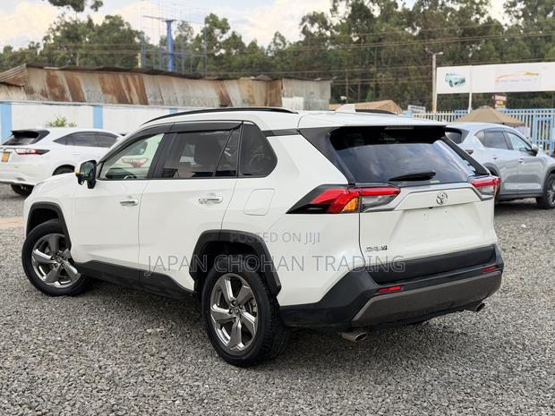 Toyota RAV4 2019 White