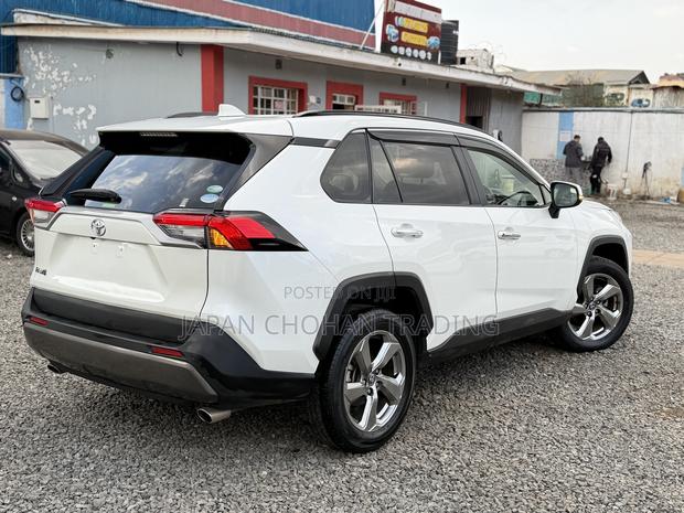 Toyota RAV4 2019 White