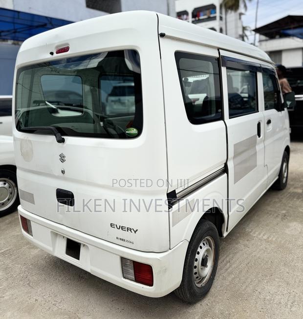 Suzuki Every Wagon 2019 White