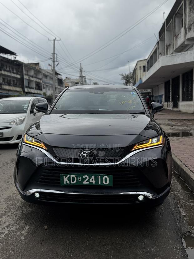 Toyota Harrier 2.0 4WD 2021 Black