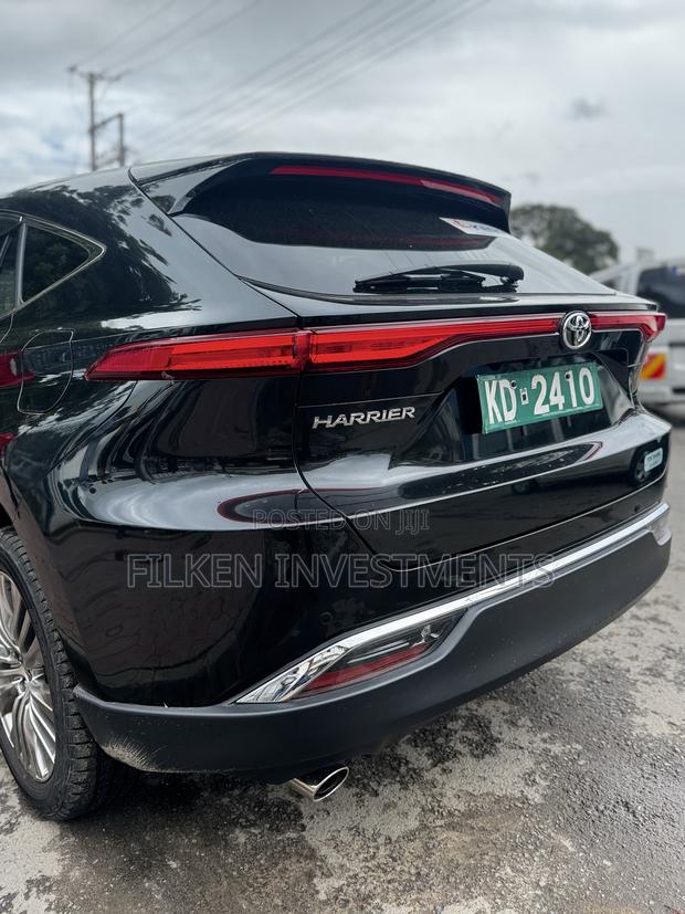 Toyota Harrier 2.0 4WD 2021 Black