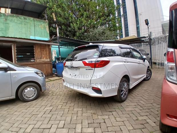 Honda Shuttle 2019 White