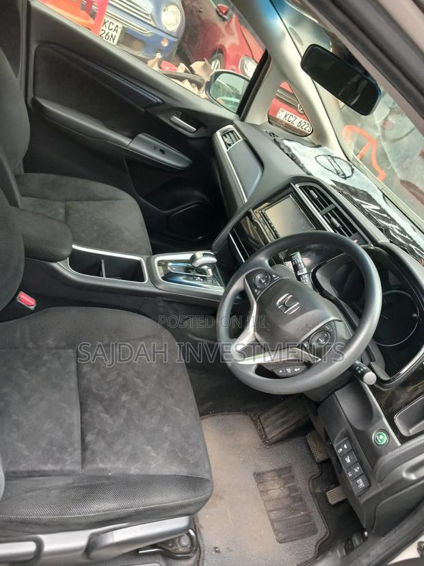 Honda Shuttle 2019 White