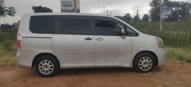Toyota Noah 2008 Gray