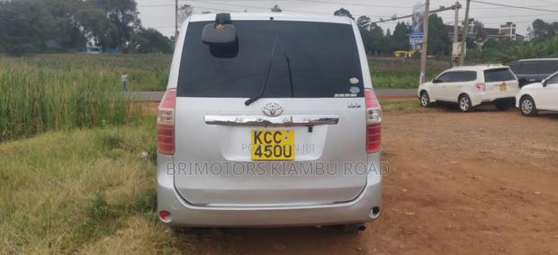 Toyota Noah 2008 Gray