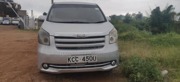 Toyota Noah 2008 Gray
