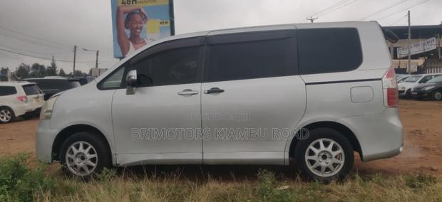 Toyota Noah 2008 Gray