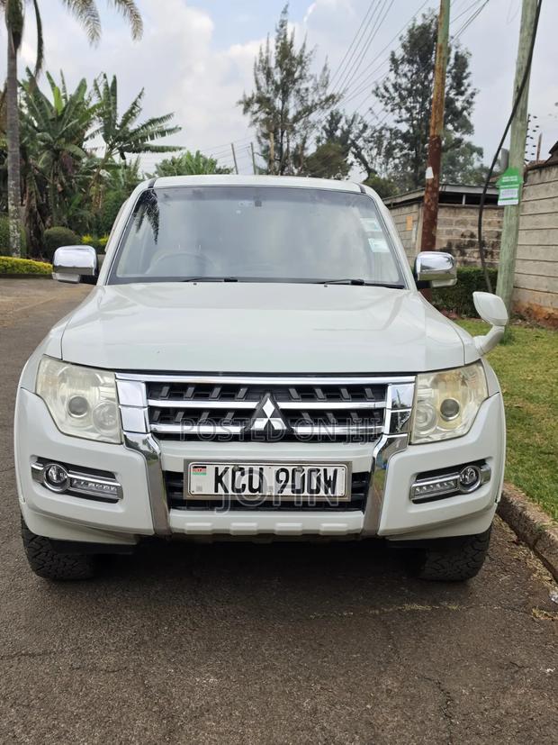 Mitsubishi Pajero 2011 Pearl