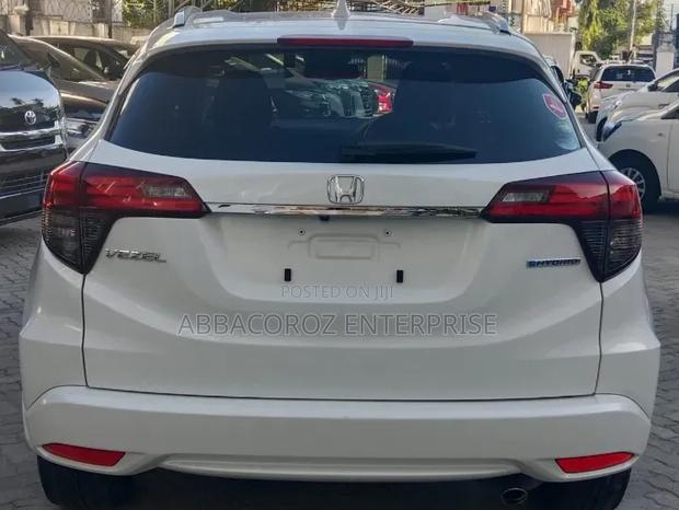 Honda Vezel 2019 White