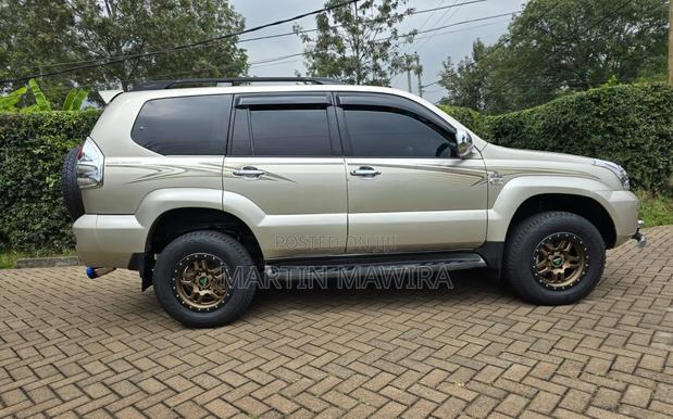 Toyota Land Cruiser Prado 2005 Gold