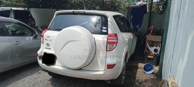 Toyota RAV4 2010 White