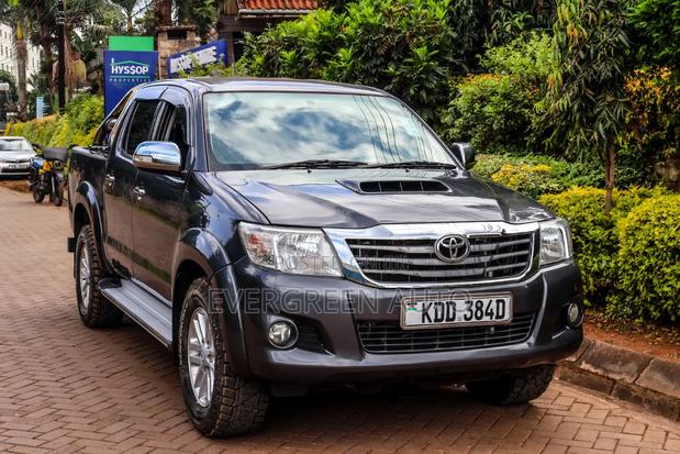 Toyota Hilux 2014 Gray