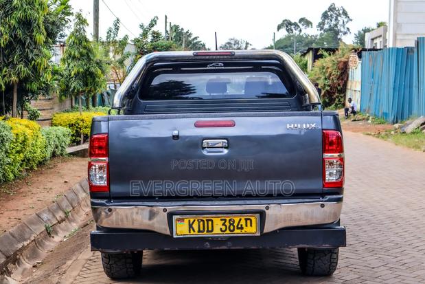 Toyota Hilux 2014 Gray
