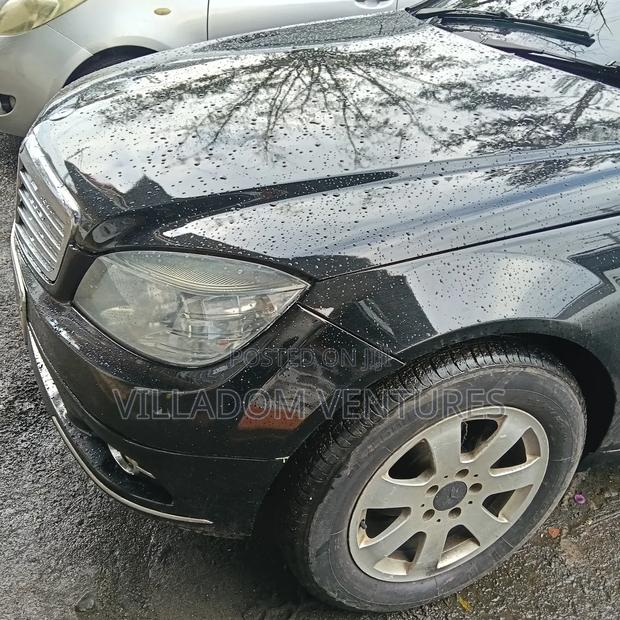 Mercedes-Benz C200 2012 Black