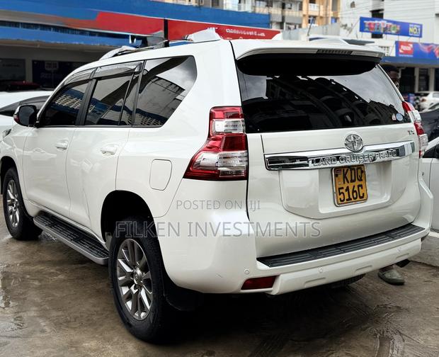 Toyota Land Cruiser Prado 2.7 2018 White