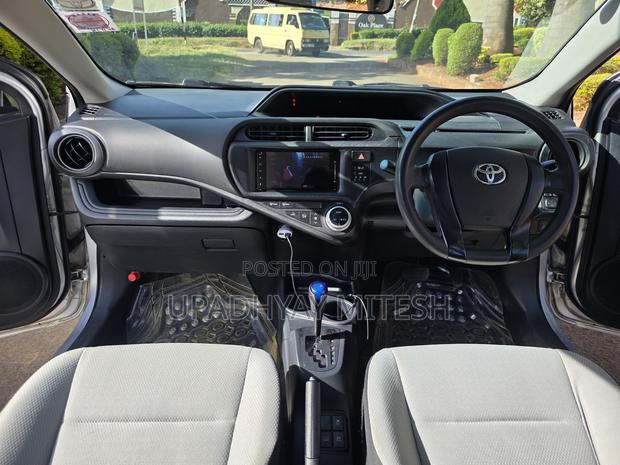 Toyota Aqua 2015 Silver