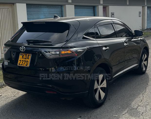 Toyota Harrier 2.0 4WD 2014 Black