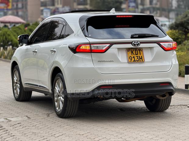 Toyota Harrier 2.0 2018 Pearl