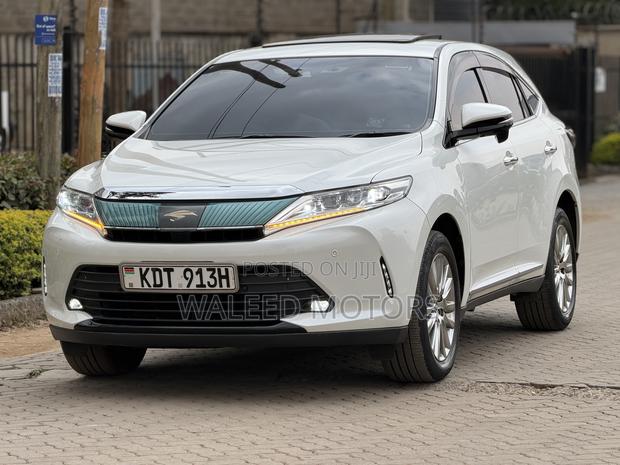 Toyota Harrier 2.0 2018 Pearl