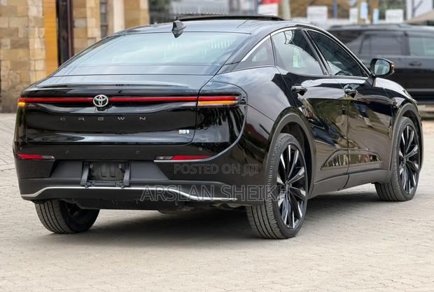 Toyota Crown 2023 Black