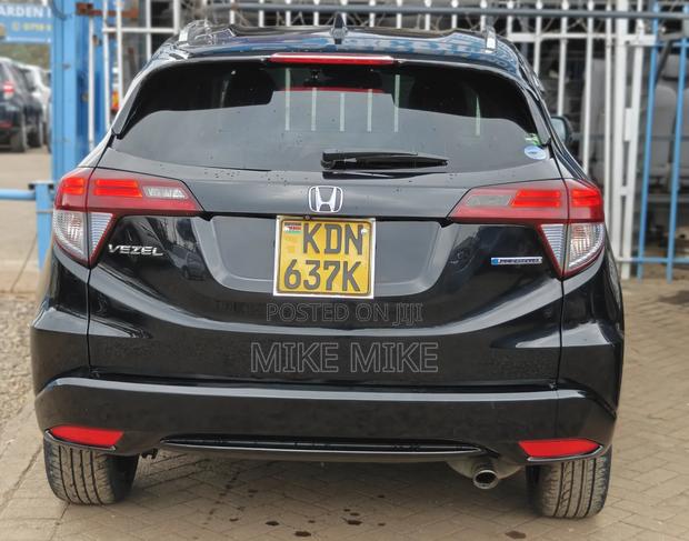 Honda Vezel 1.5 Hybrid 2WD 2016 Black