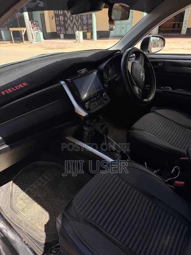 Toyota Corolla Fielder 1.5 Hybrid FWD 2018 Silver