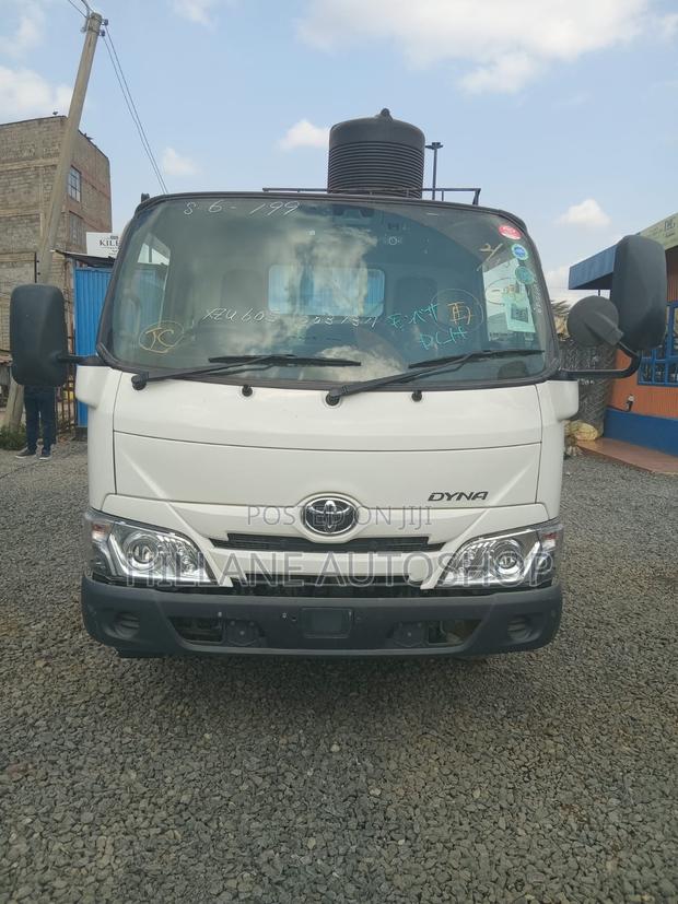 Toyota Dyna 2020 White