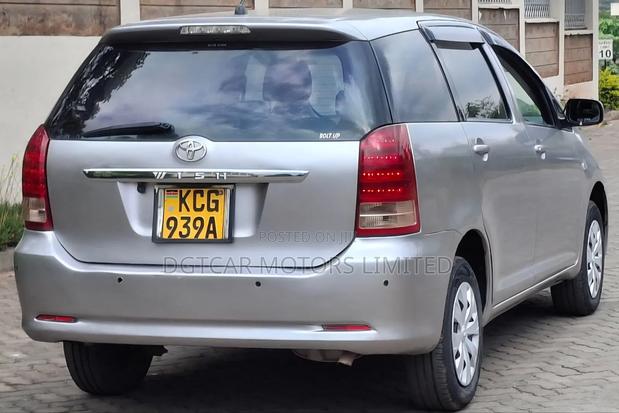 Toyota Wish 2008 Gold