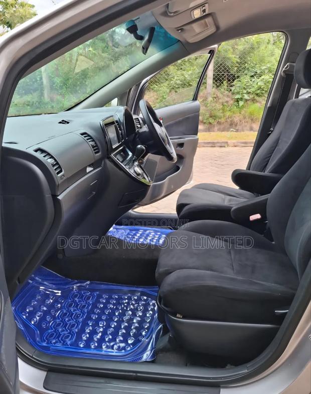 Toyota Wish 2008 Gold
